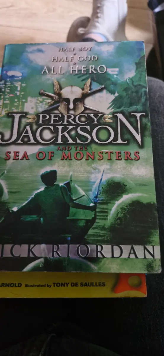 Book Percy Jackson and the sea of monsters