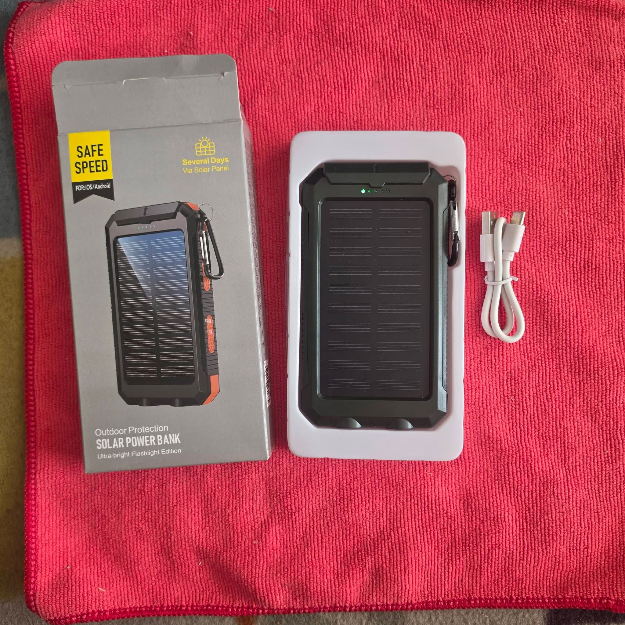POWERBANK 20000MAH SOLAR CHARGING DARK GREEN, LIGHT, COMPASS ETC WATERPROOF, BRAND NEW
