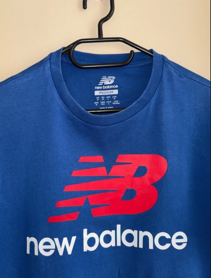 New Balance logo T-Shirt – Blue / Red – MEDIUM