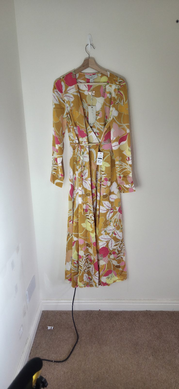 NWT Liquorish Mustard Yellow Retro Floral Satin Wrap Maxi Dress UK 16 Long Sleeve Autumn Occasion