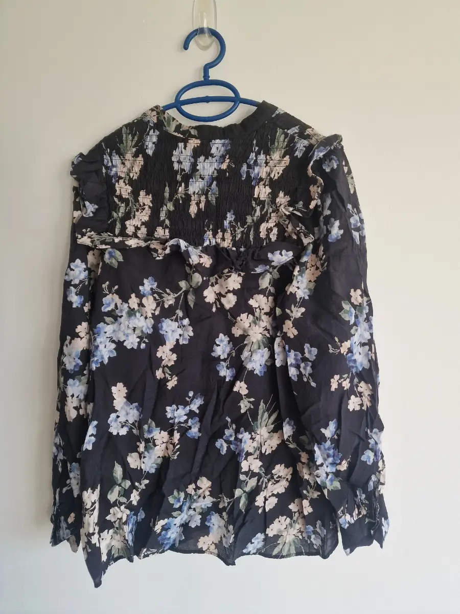H&M Black Meadow Floral Smocked Ruffle Blouse Size M