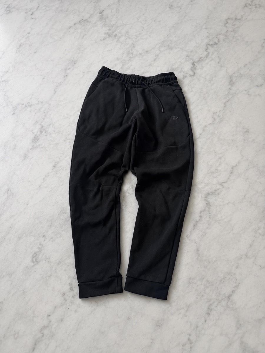 Nike Tech Fleece Boys Joggers Black XL – Slim Fit Zip Pocket Sweatpants | Excellent Condition