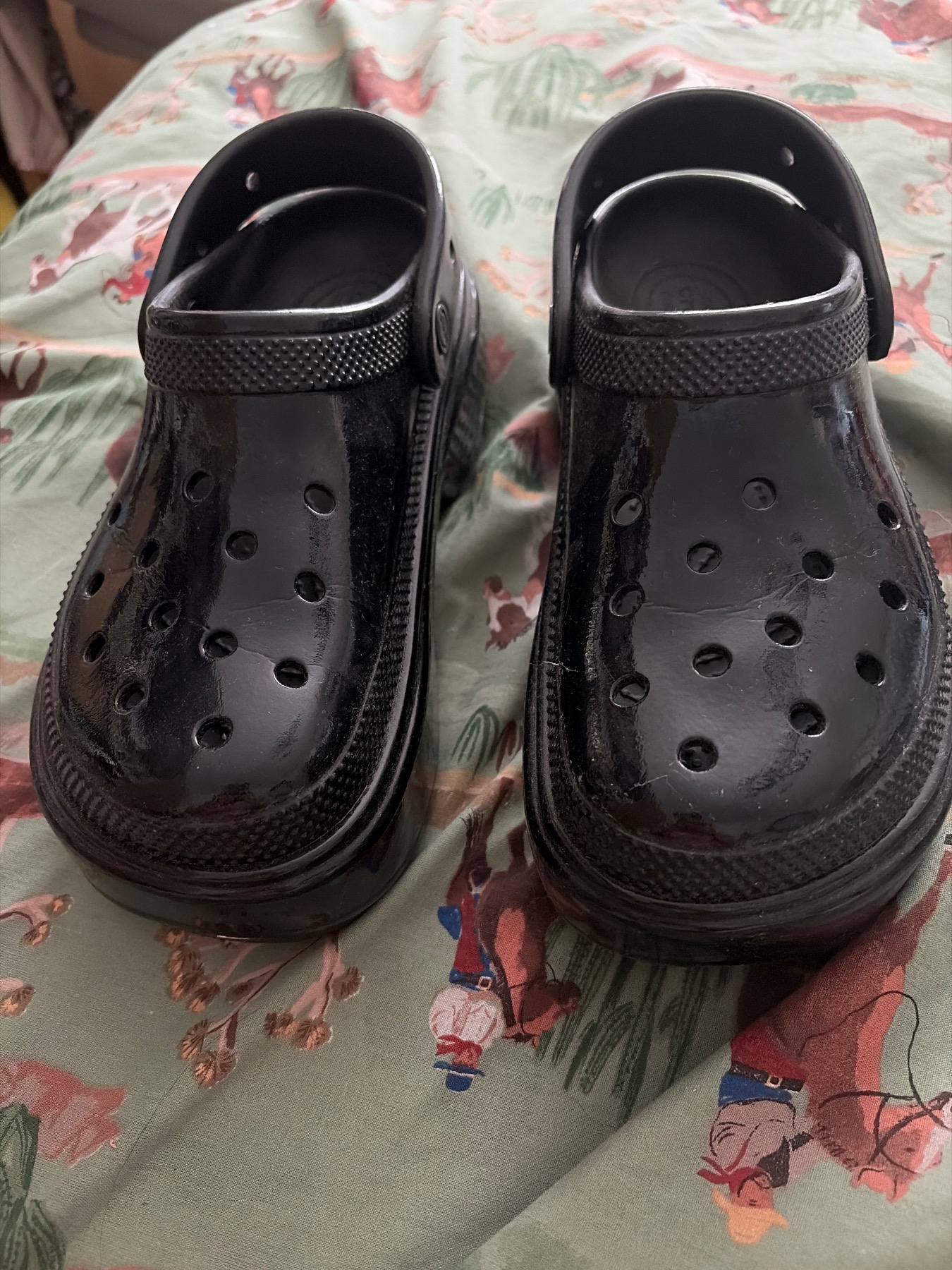 Crocs black size m7 w9