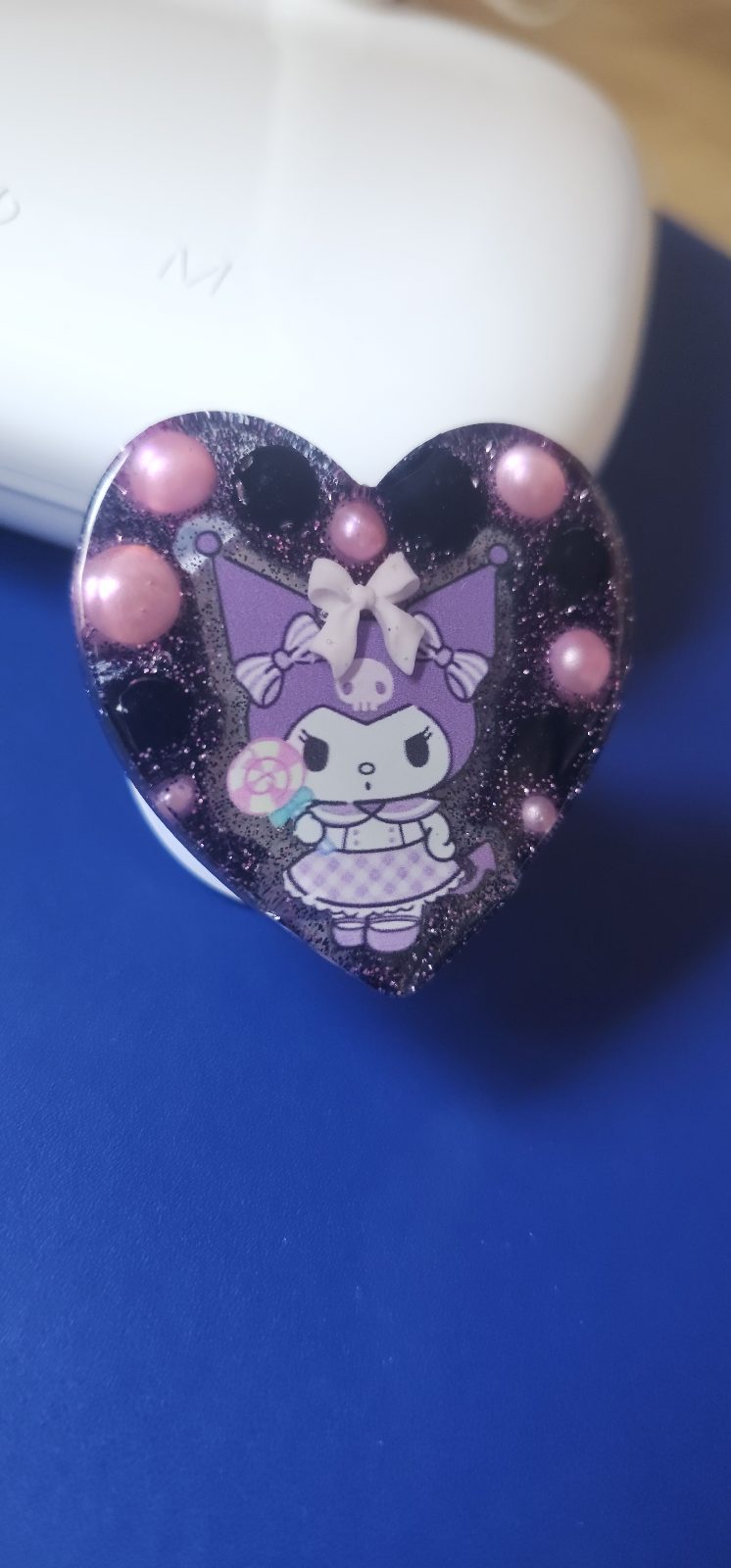 Cute heart phone grip