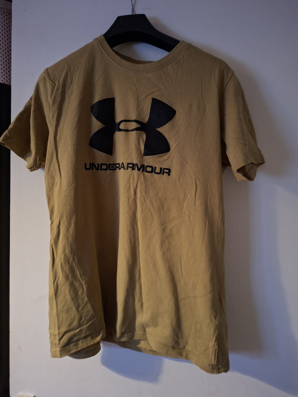 Mens khaki under armour tshirt