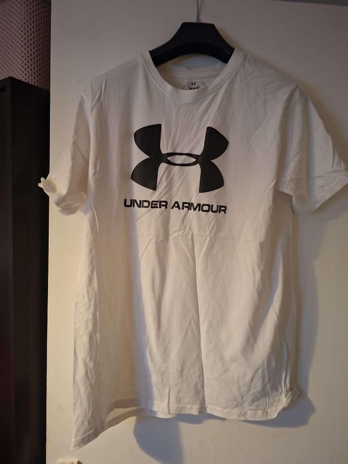 White under armour tshirt