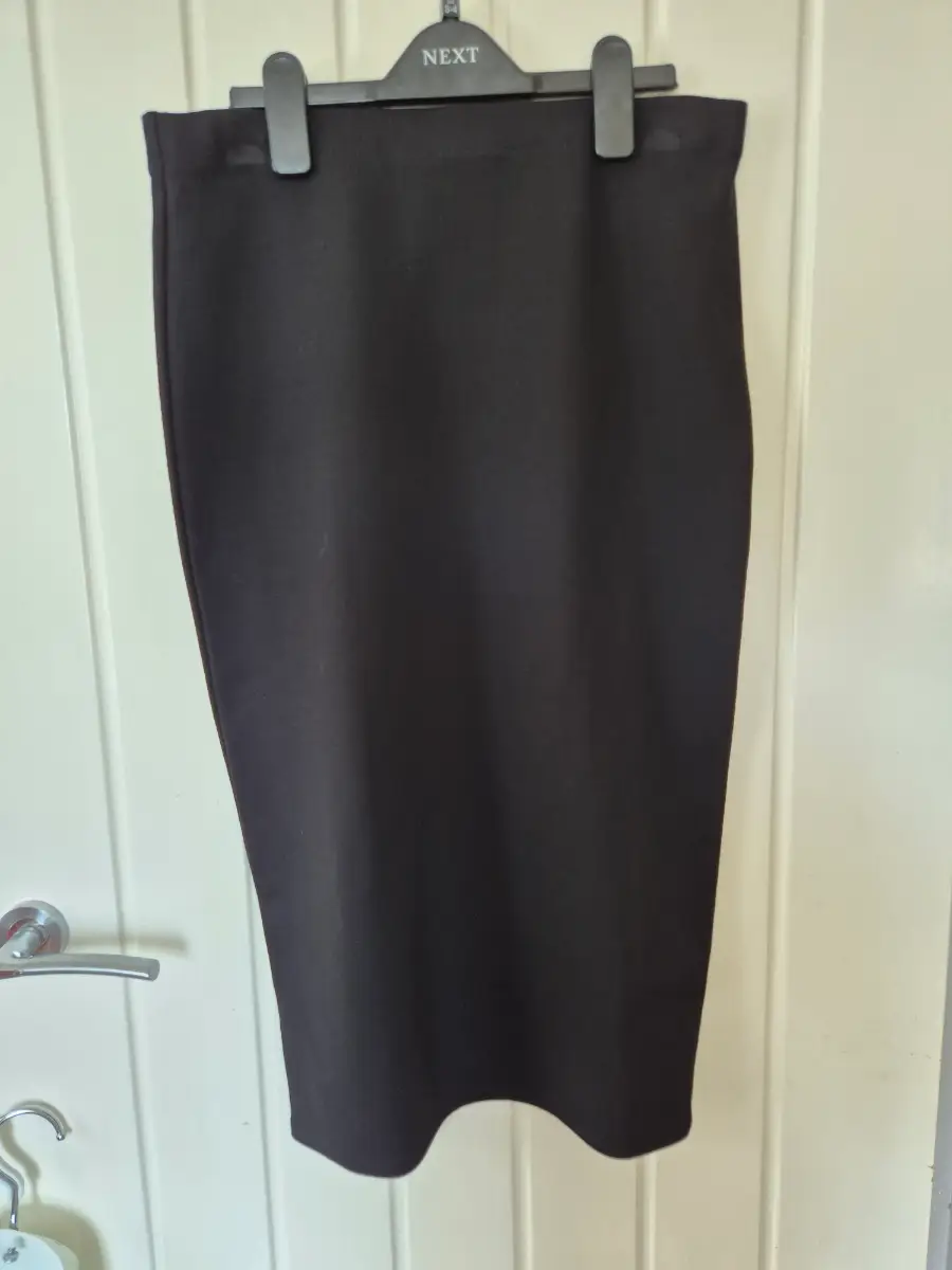 Womens knee length nwt skirt size 12
