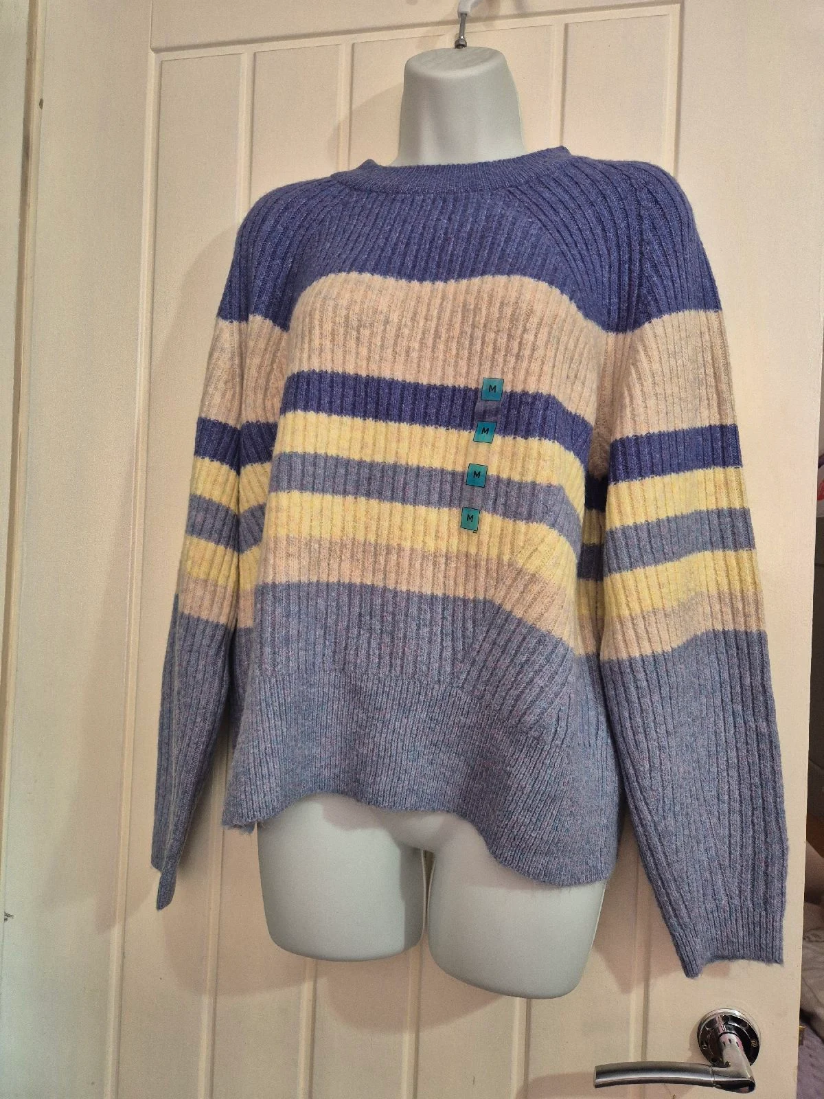 Womens Knitted jumper New with tags size 10