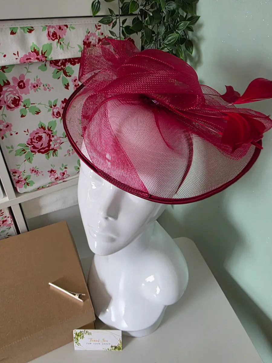 ❤️ Elegant Burgundy Fascinator – Wedding, Races & Special Occasion Headpiece ❤️