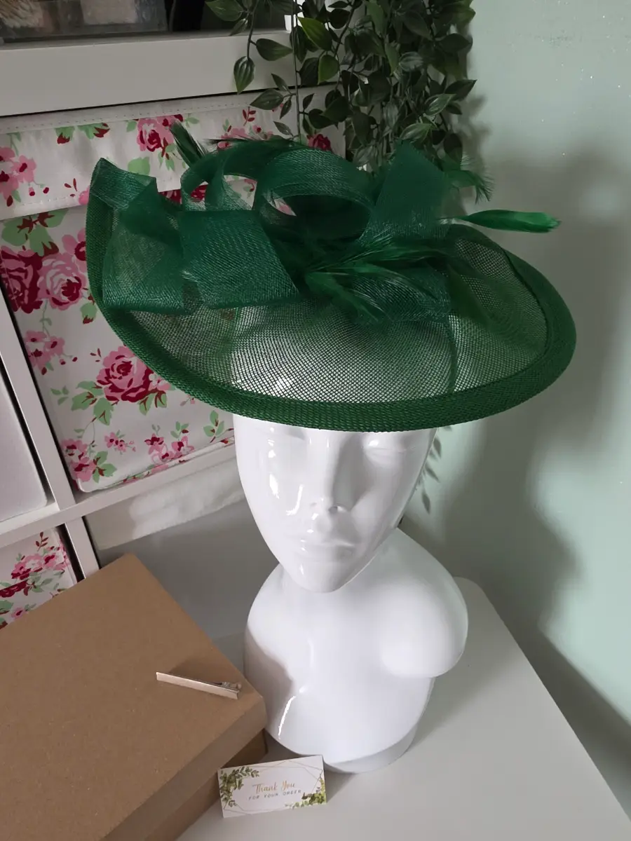 💚 Elegant Emerald Green Fascinator – Wedding, Races & Special Occasion Headpiece 💚