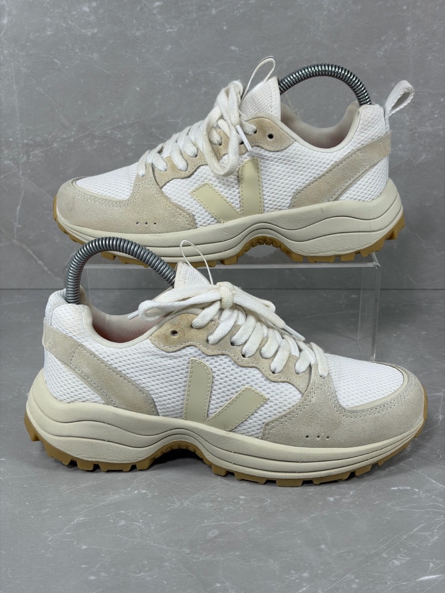 Pre Loved Veja Venturi Alveomesh sneakers in White / Pierre / Natural Uk Size 4