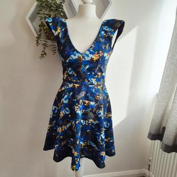 Guess Los Angeles Blue Floral Skater Dress XS Fit & Flare Occasion Dress