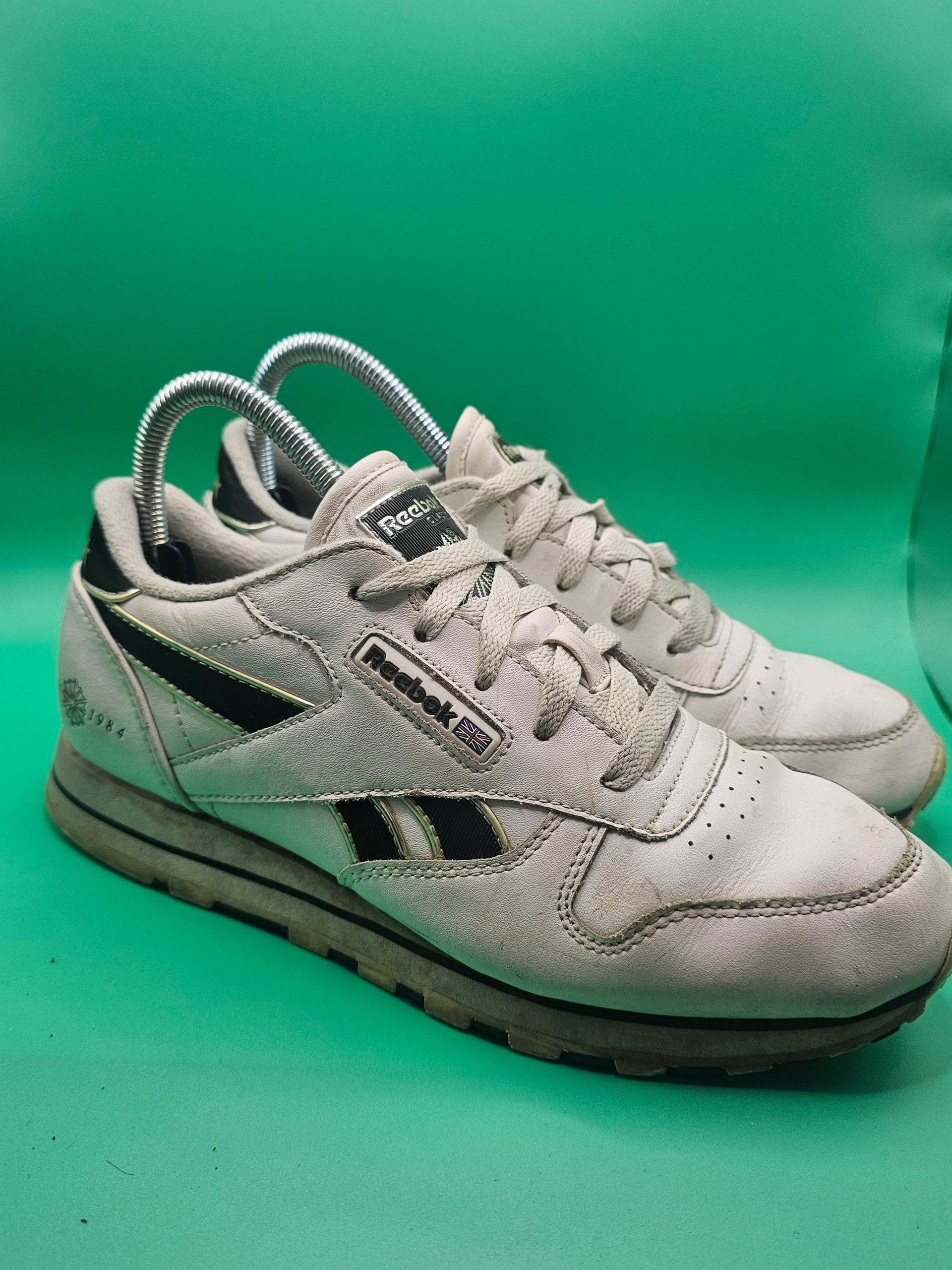 Reebok Classics White & Black Running Trainers UK Size 5