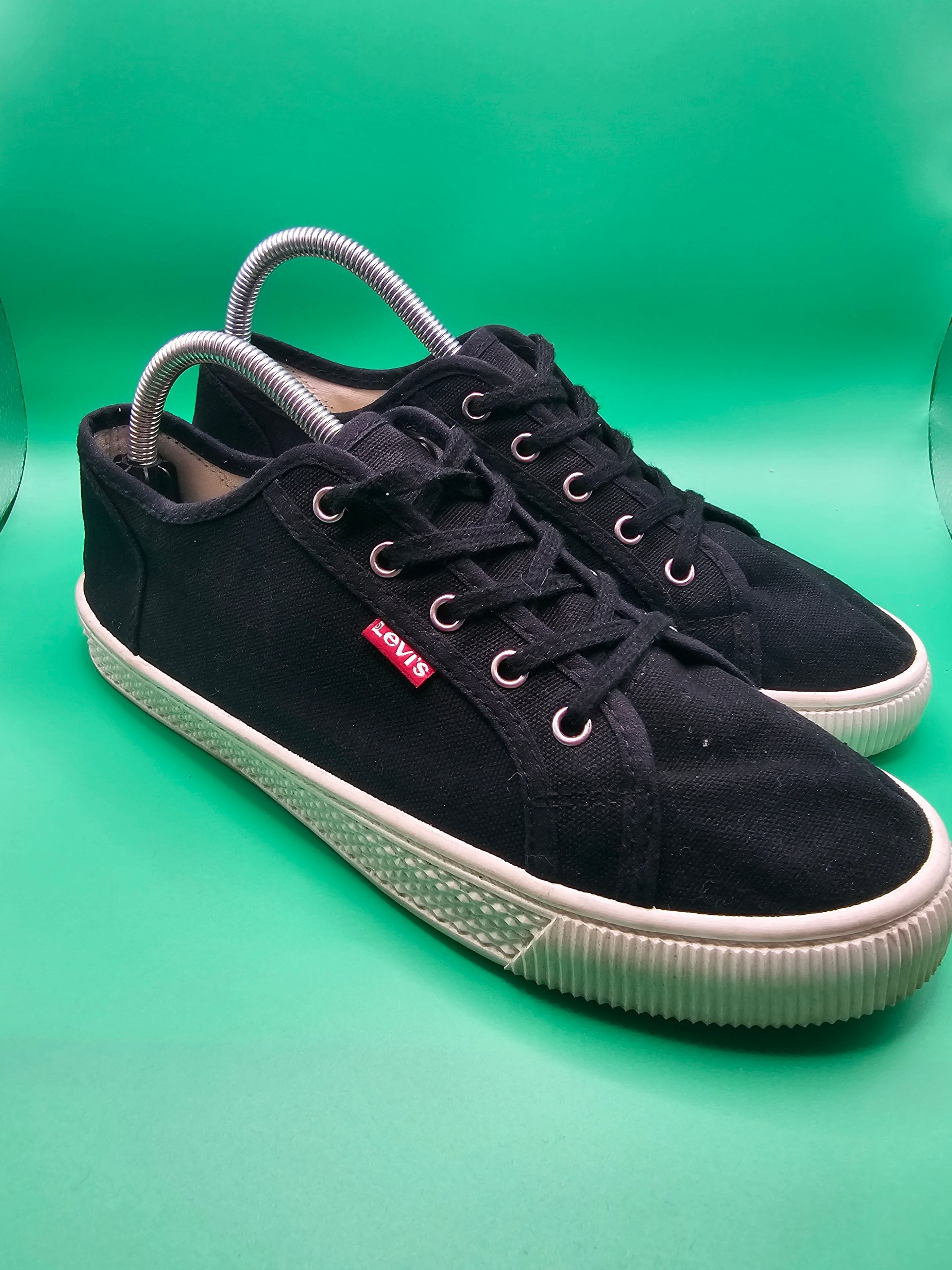 Levi's Men's Black Canvas Sneakers UK Sixe 7 White Sole