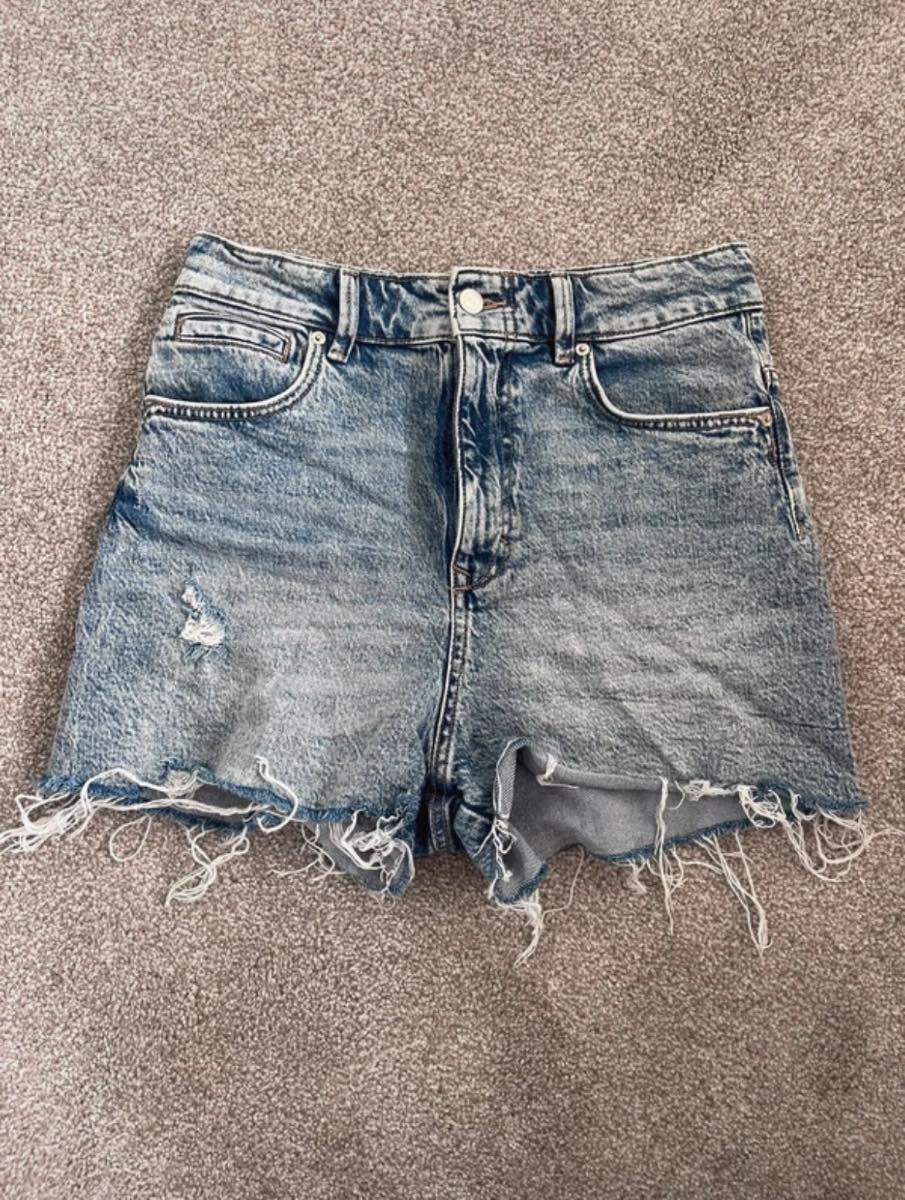 Zara denim shorts size 12