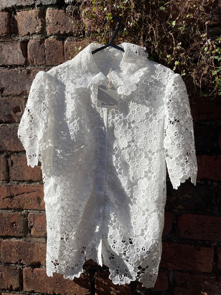 Ladies white intricate floral lace pattern blouse- New