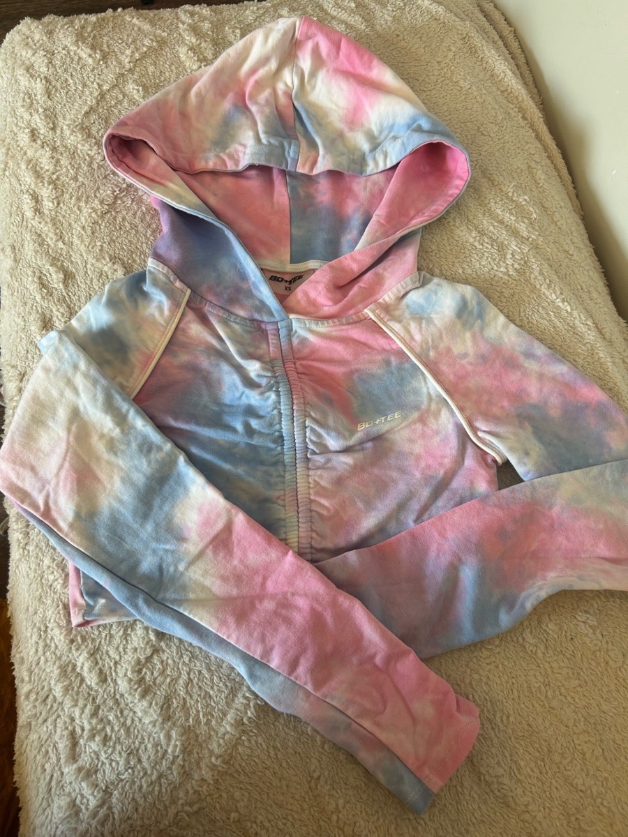 Bo+Tee Pastel Tie Dye Ruched Cropped Hoodie XS