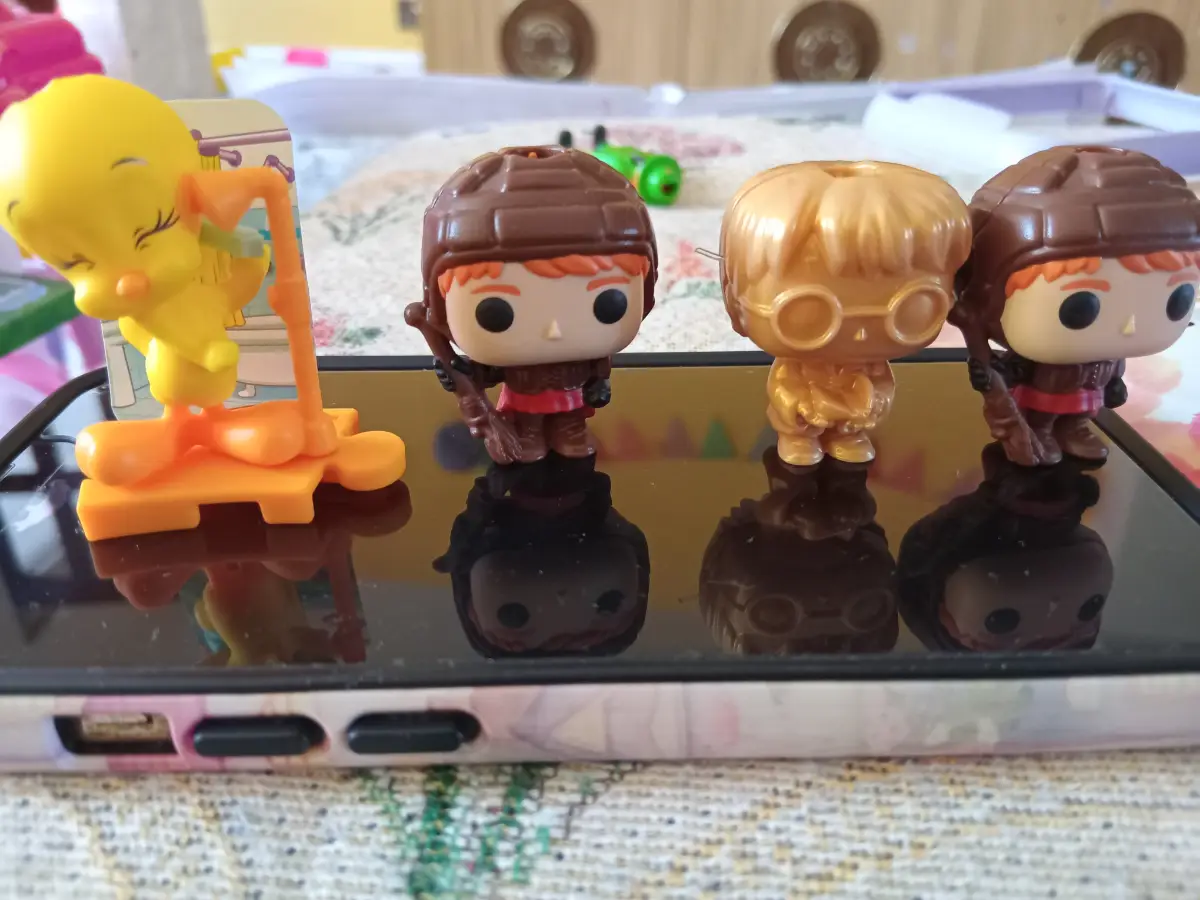 kinder joy toy set of 4