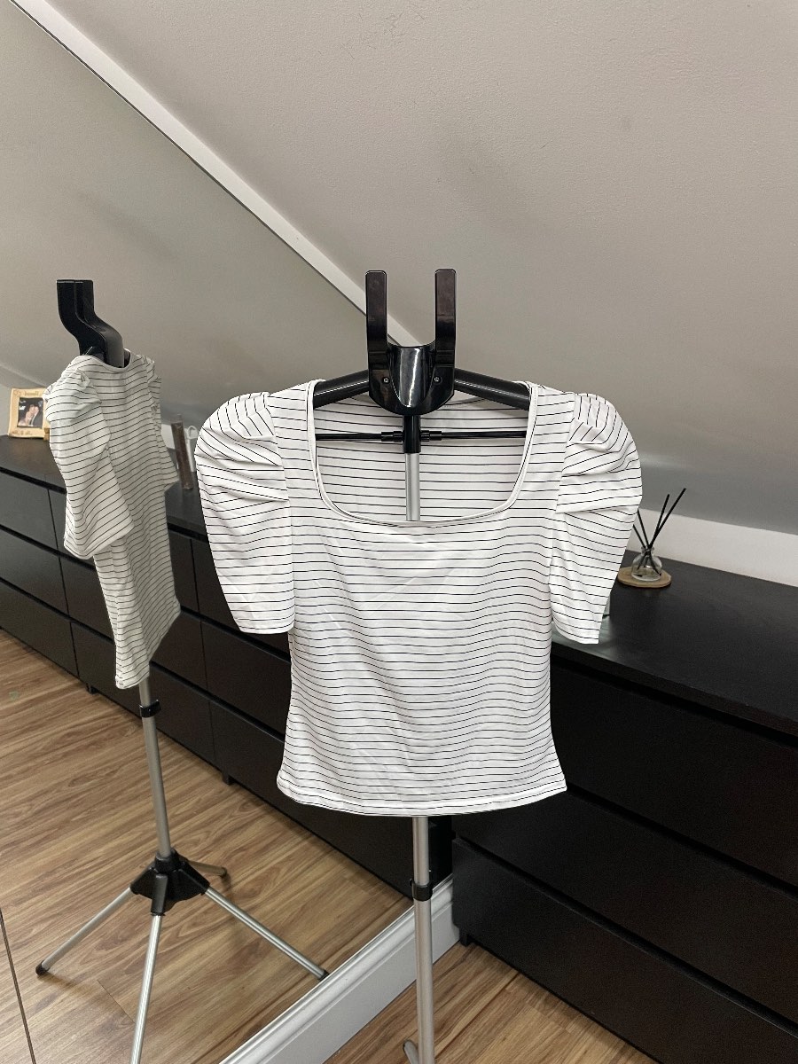 Size M White & Black Stripe Short Sleeve Top. BNWT