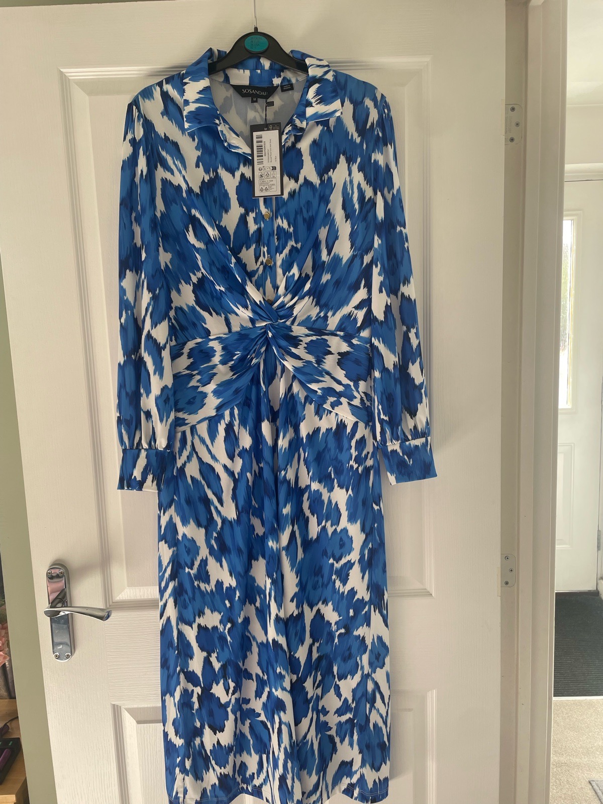 Sosandar blue and white abstract print twist-front midi shirt dress in size 12