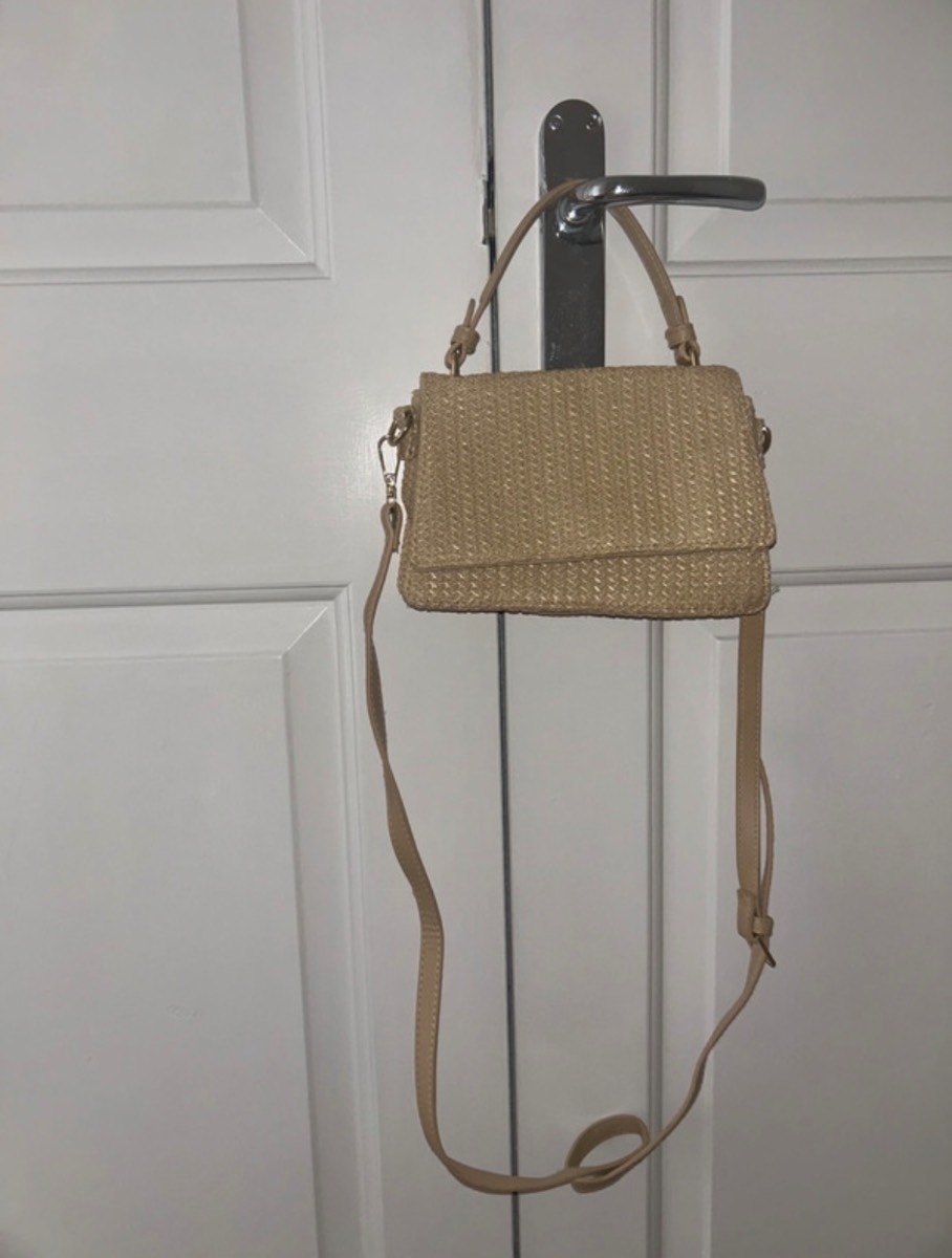 Women’s beach style bag