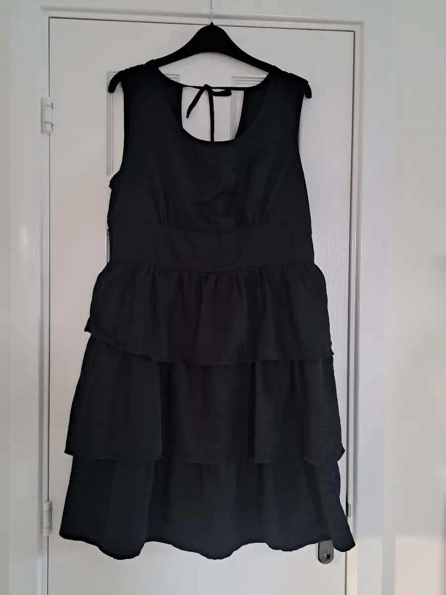 MILLA Black Tiered Cocktail Dress Sleeveless Open Tie Back Ruffle EU 40 UK 12 M