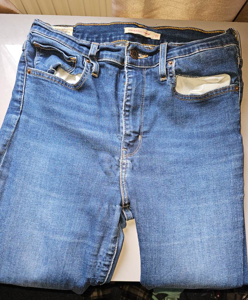 Women's Levi Jeans Waist 32 Leg 31