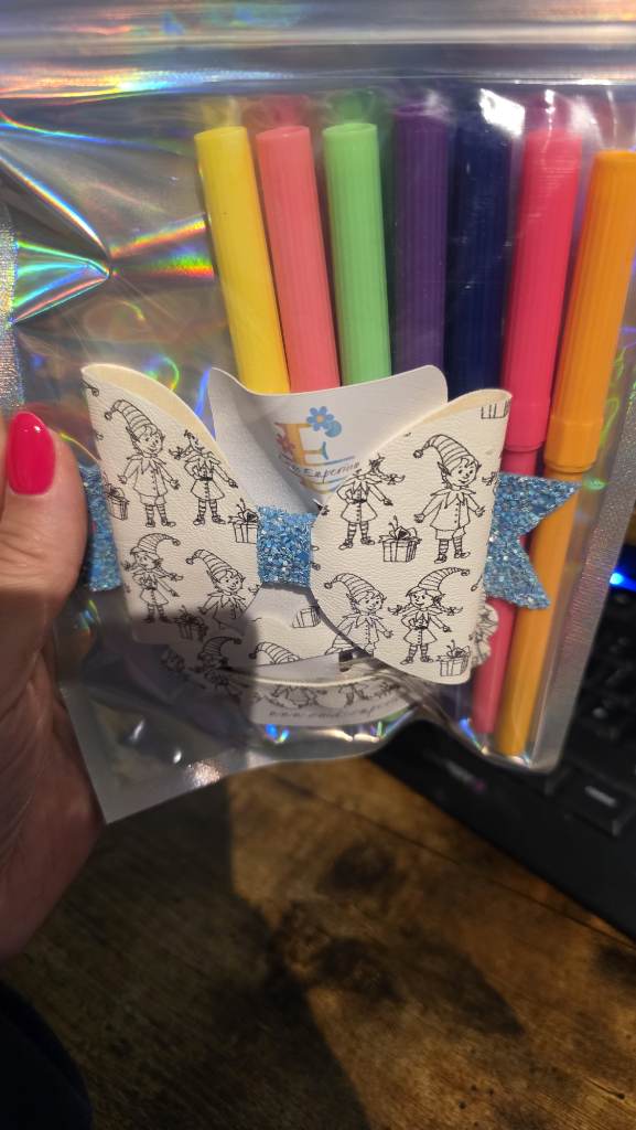 colour your own christmas bow