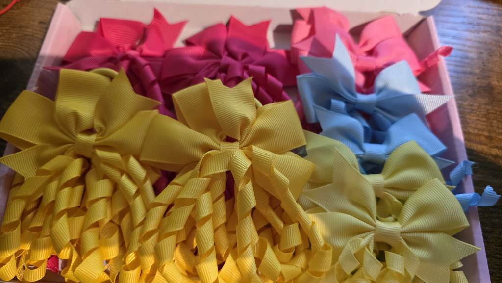 10 korker bows bundle