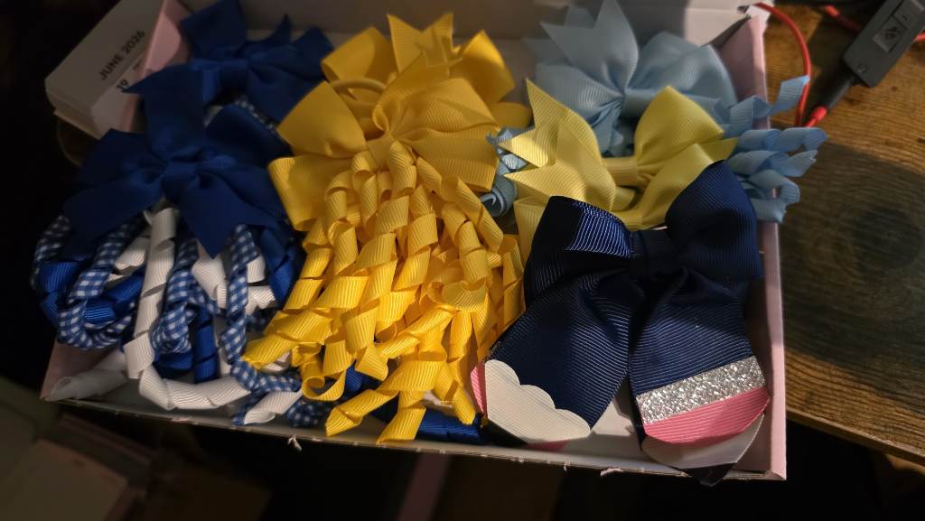 8 korker bows 2 pencil bows