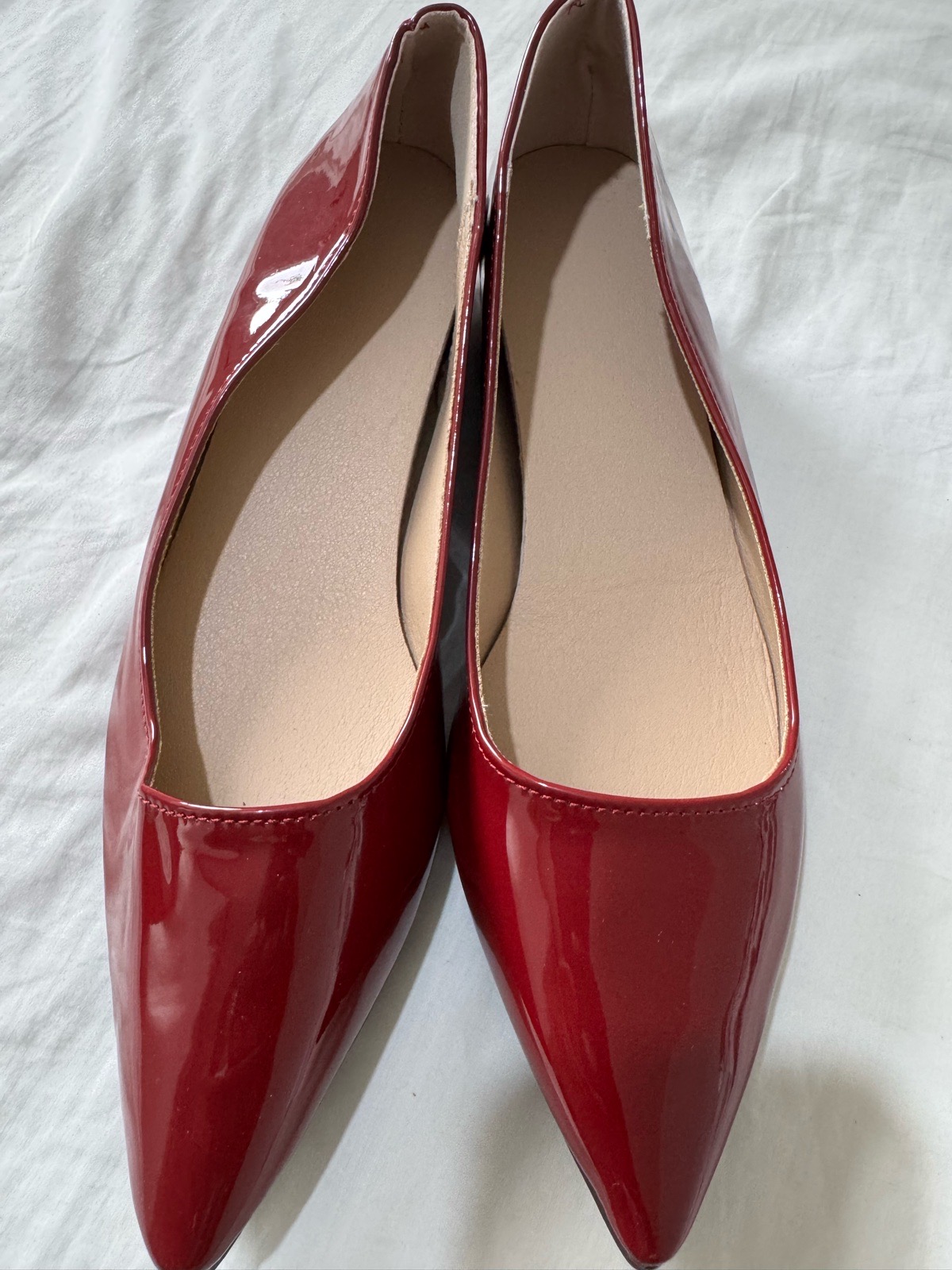 Red elegant pointed toe flat shoes