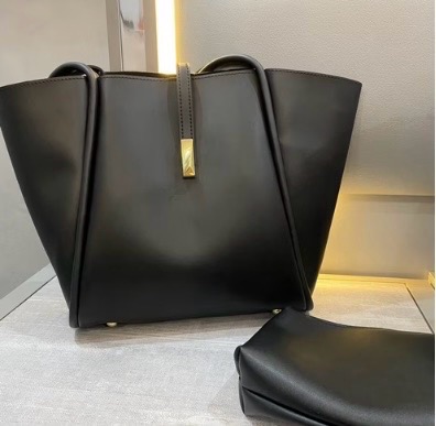 Women large black tote bag