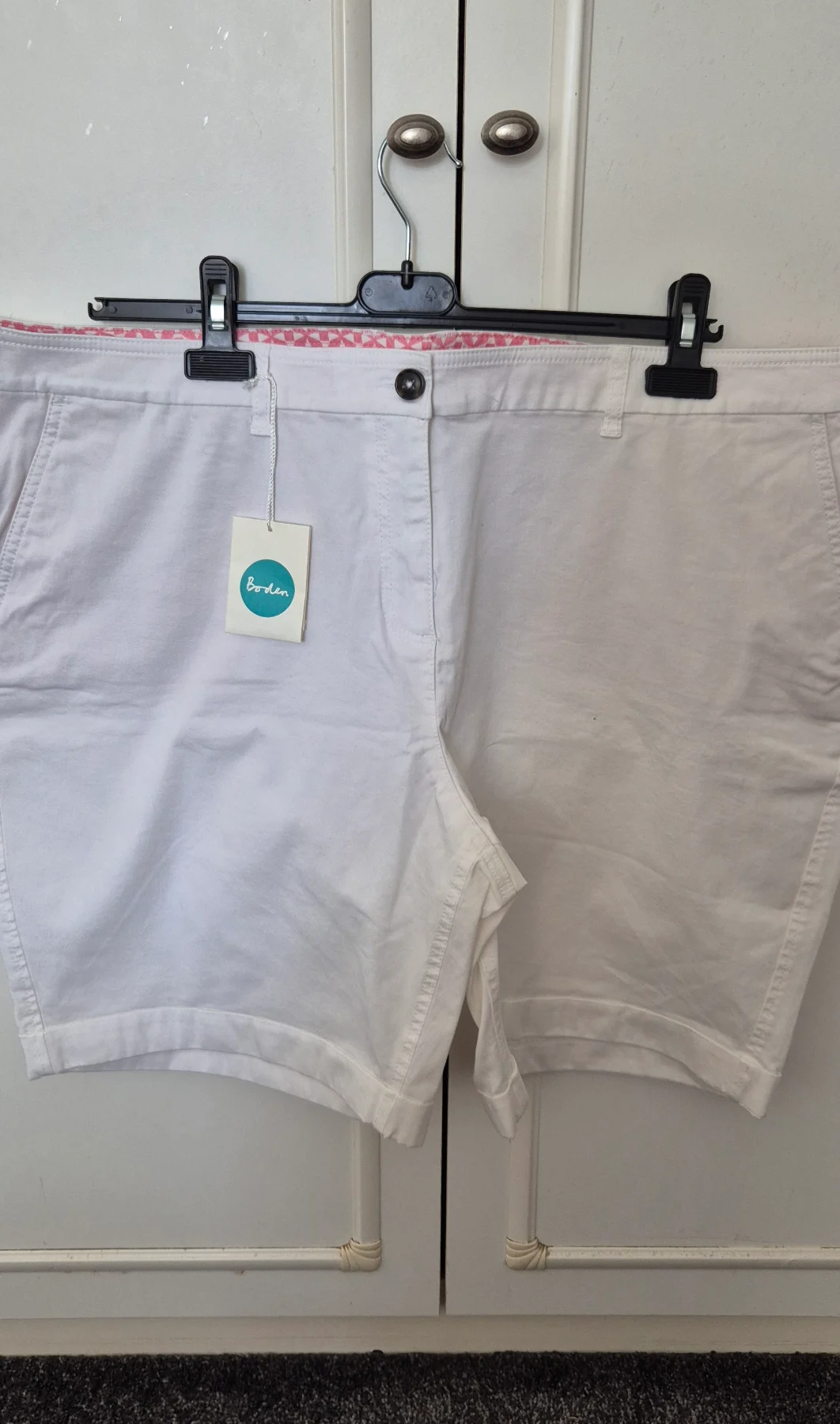 Boden size 22 white cotton elastane summer shorts new women