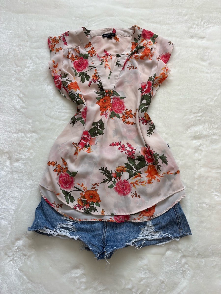 Hilary Radley Lightweight Floral Cap Sleeve Blouse | UK Large | Dipped Hem