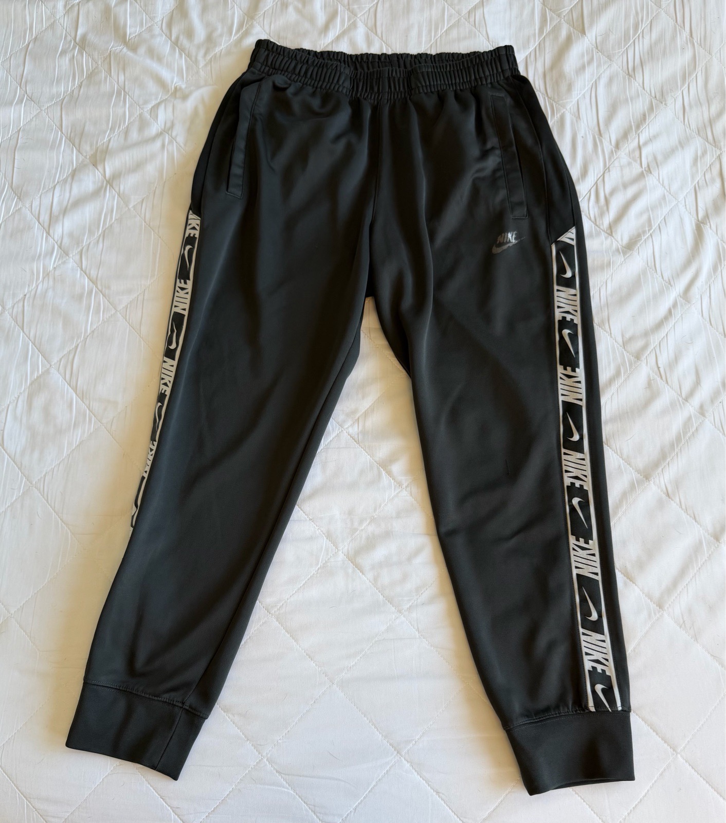 Nike Men’s Black Swoosh Tape Track Pants Joggers Size M