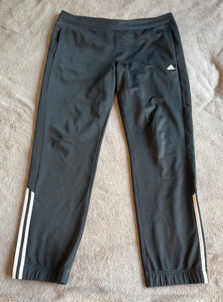 Women’s Adidas grey track pants in size XL (UK 20-22).