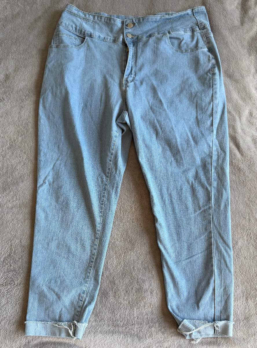 SHEIN Curve 4XL UK 24 Light Blue Cropped Stretch Jeans Raw Hem High Waist