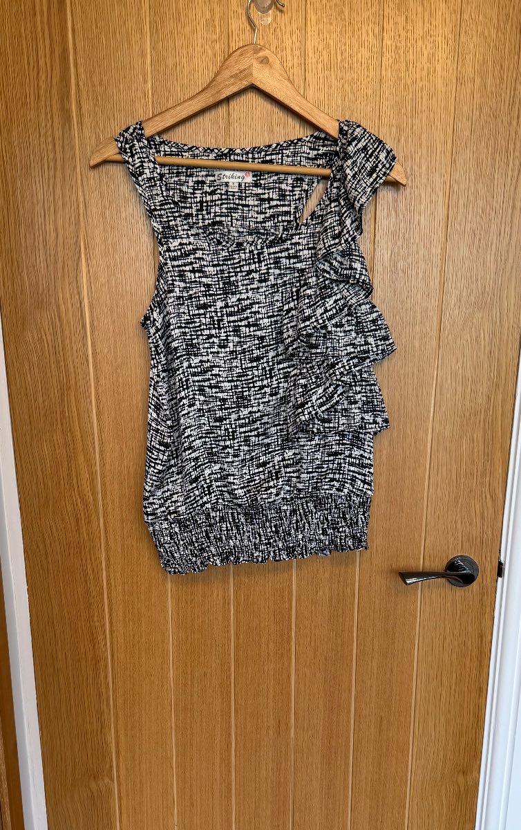 Striking Women’s Black & White Frill One Shoulder Sleeveless Blouse Top Size S