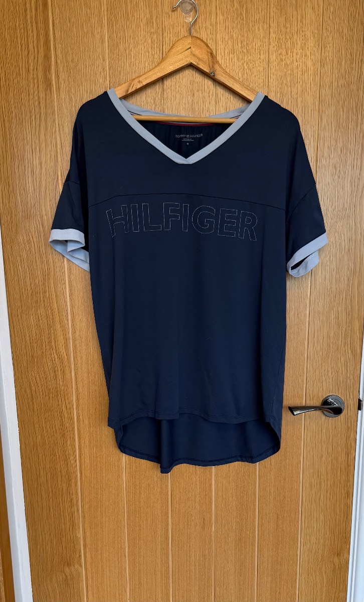 Tommy Hilfiger Women’s Navy Performance T-Shirt Size M Logo Activewear Top