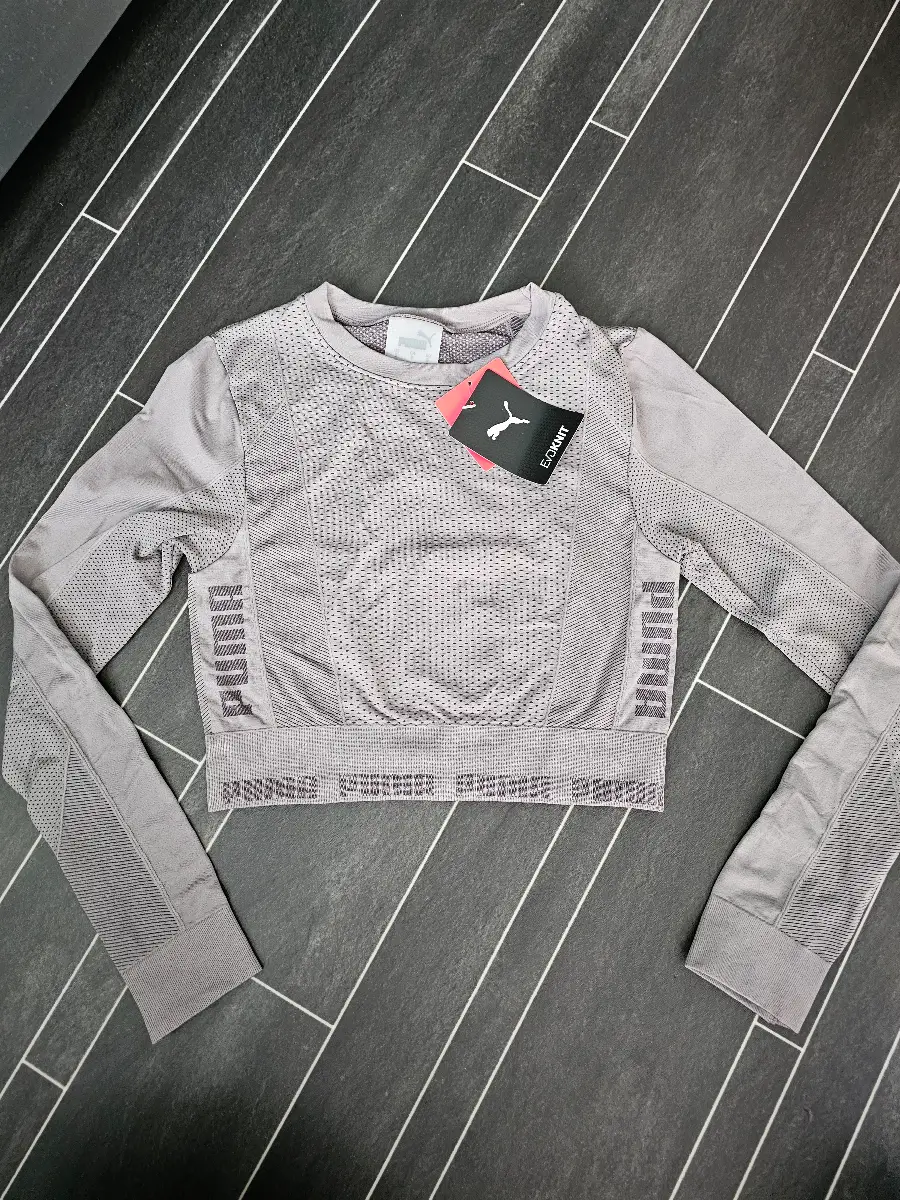Puma  Seamless Long Sleeve Gym Crop Top UK 8 S BNWT
