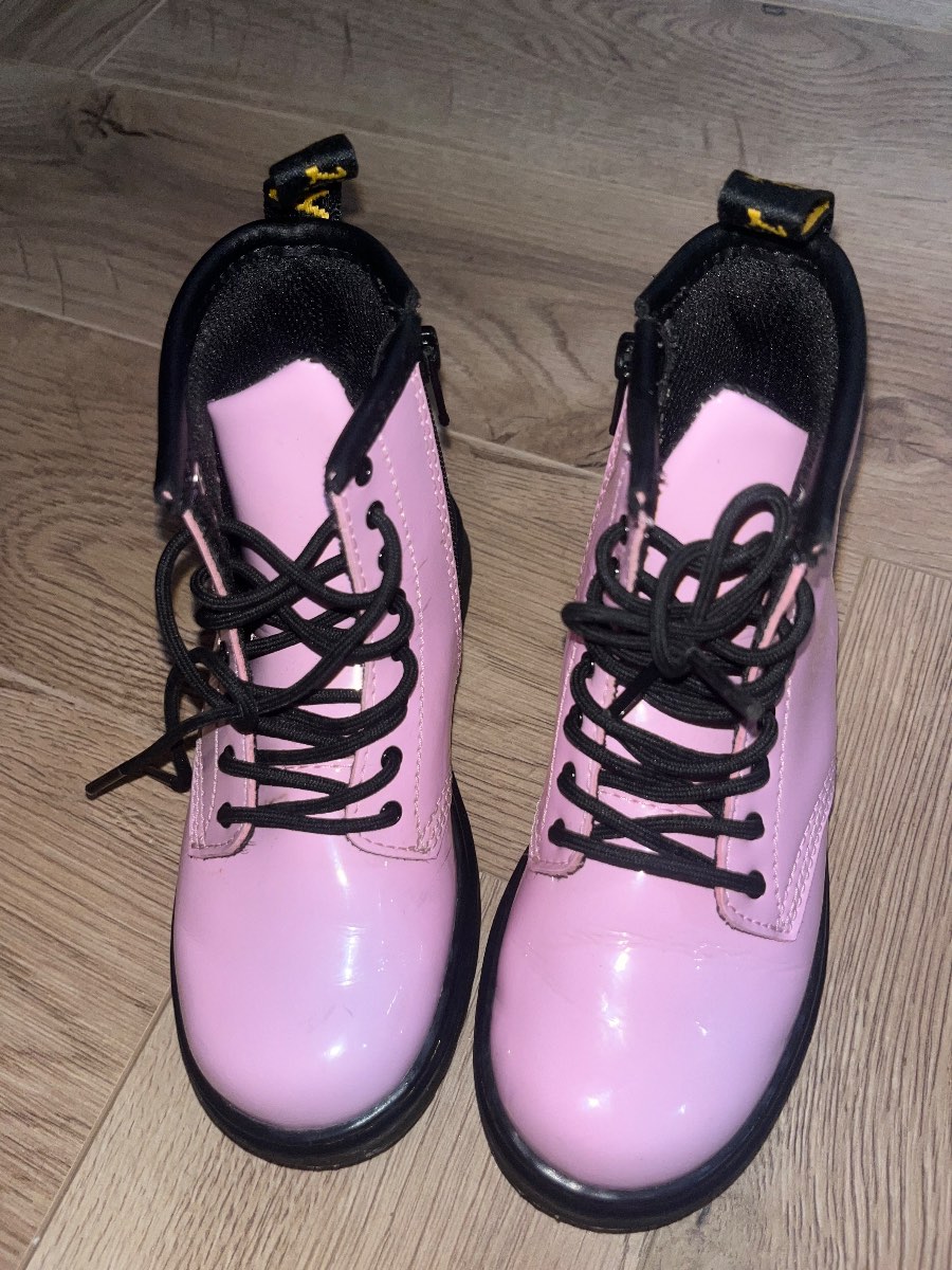 Girls bright pink dr martens boots size uk9