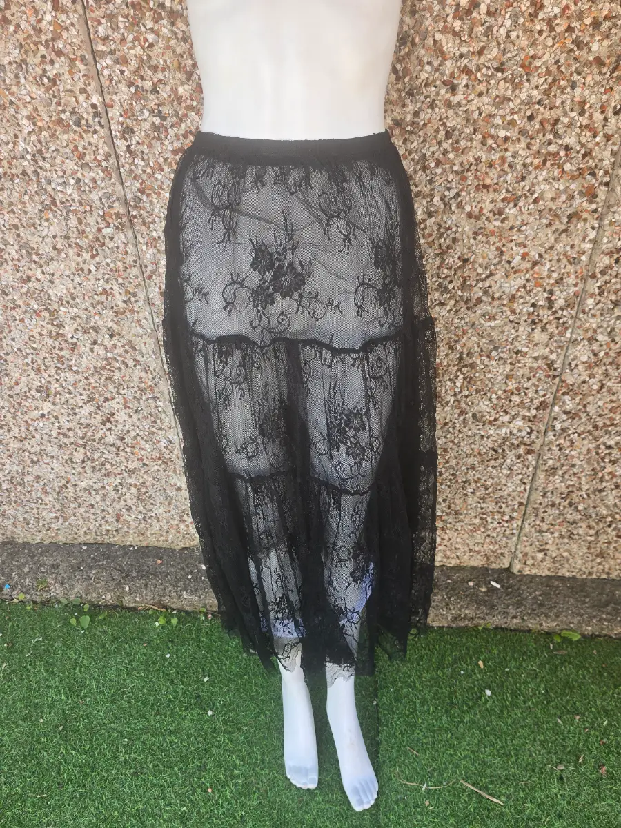 Bella Barnett BNWT Yalyka Black Tiered Lace Maxi Skirt Size S UK6-8 RRP £34