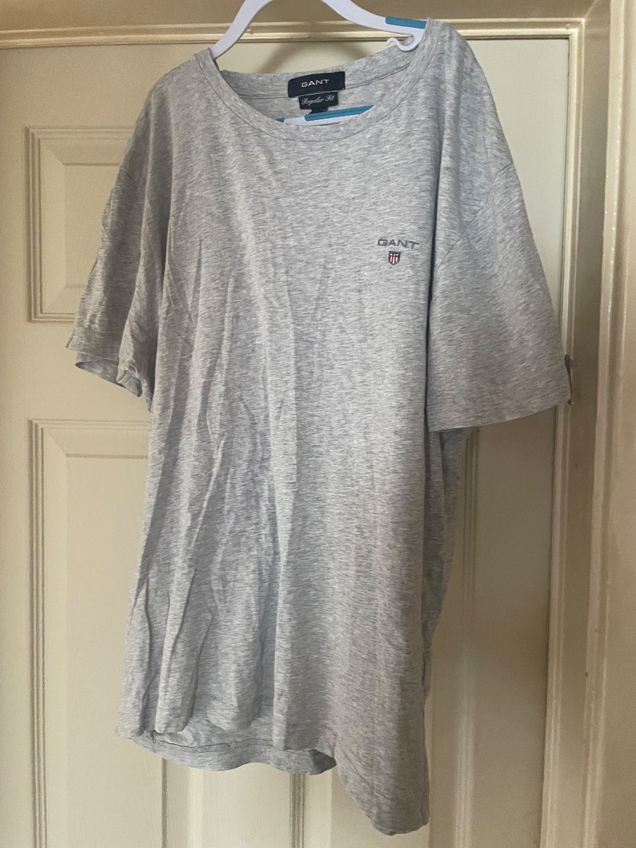 GANT Men’s Classic Logo T-Shirt Size small