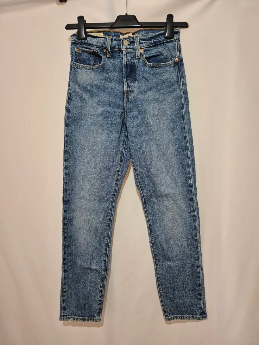 Levi's Premium Wedgie Jeans size 4 (24 x 28) Mid Blue High Quality Denim
