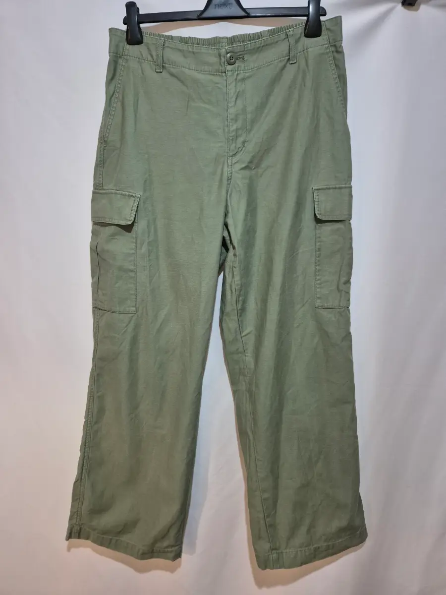 Uniqlo Khaki Green Cargo Trousers Mens Size 32x30 Wide Leg Elastic Waist Utility Workwear