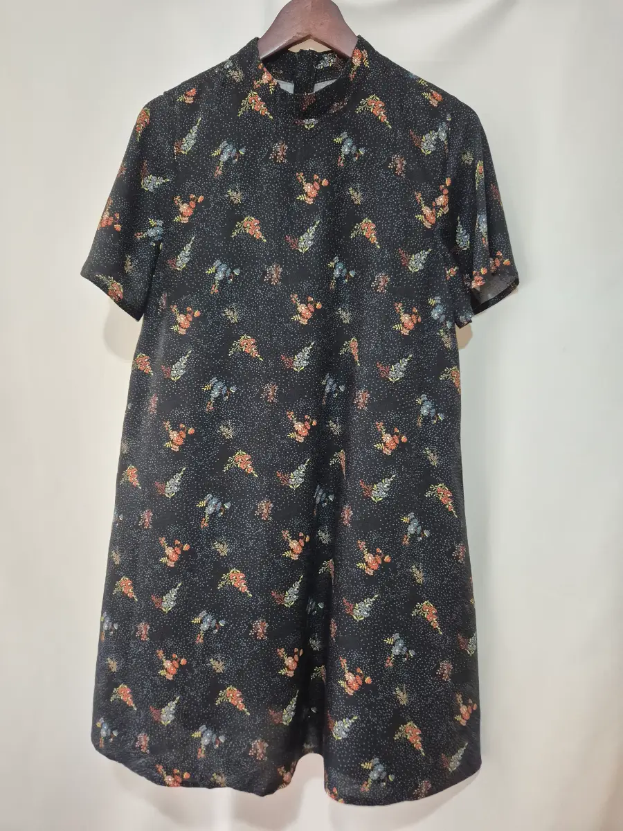 Women's Papaya Short Sleeve Dress size 14 Black Floral Print High Collar Smart Casual