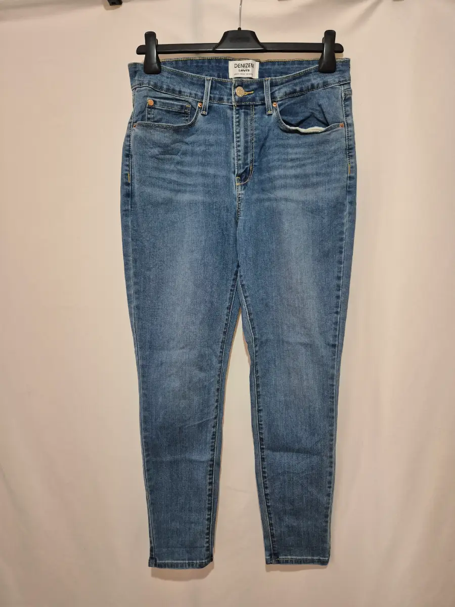 Women's Levi's Denizen High Rise Skinny Jeans size 10 (30 x 28) Light Blue