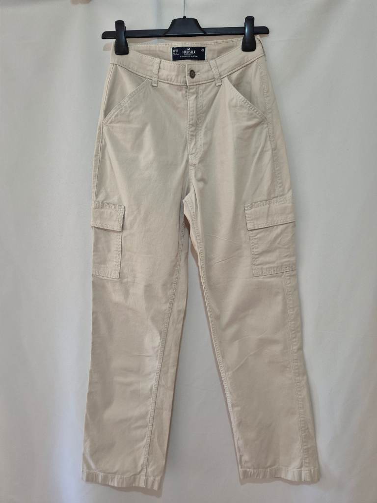 Women's Hollister Ultra High Rise Dad Pant Cargo Trousers size 6 (26 x 29) Beige