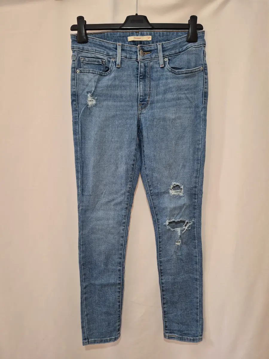 Levi's 711 Skinny Ripped Jeans size 6 (27 x 28) Light Blue Mid Rise