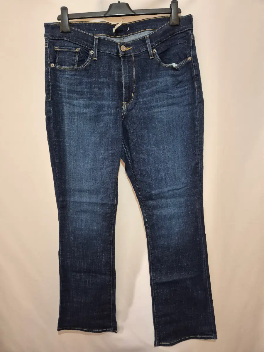 Women's Levi's Classic Bootcut Flared Jeans size 14 (34 x 31) Dark Indigo Blue